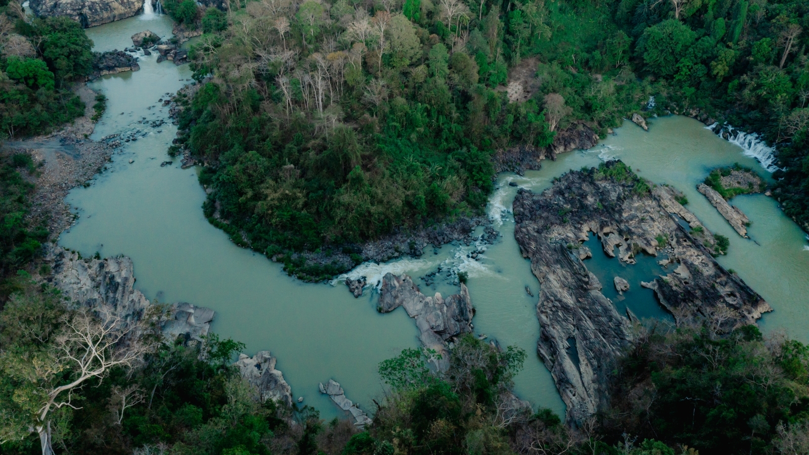 FOREST BIKING – TREKKING AND SIGHTSEE DRAY NUR -THE MOST SPECTACULAR THE CENTRAL HIGHLANDS WATERFALL