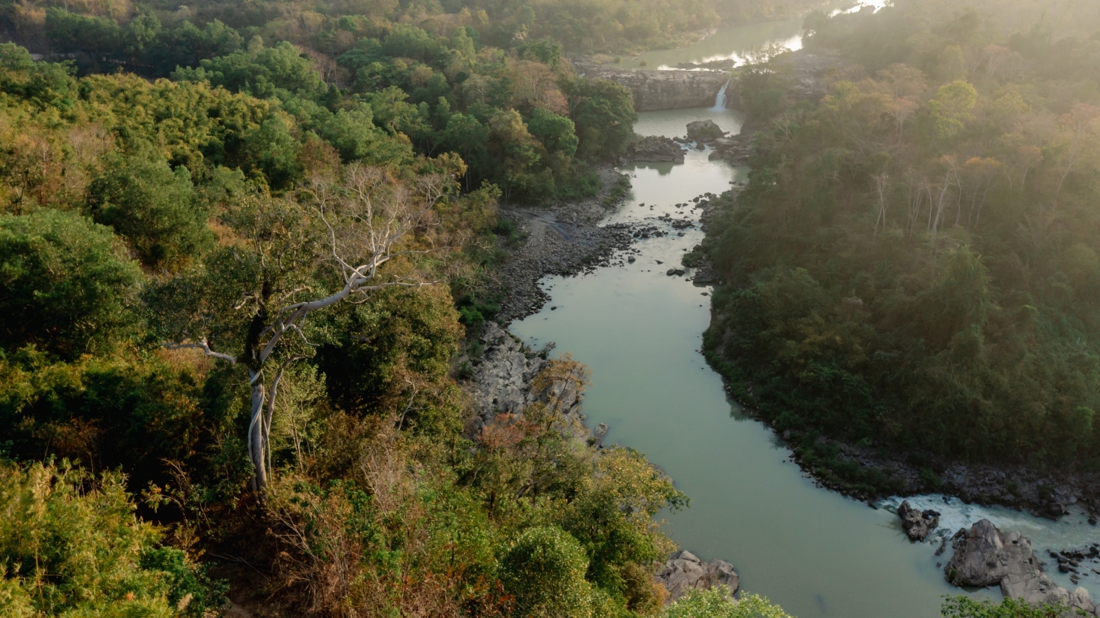 FOREST BIKING – TREKKING AND SIGHTSEE DRAY NUR -THE MOST SPECTACULAR THE CENTRAL HIGHLANDS WATERFALL