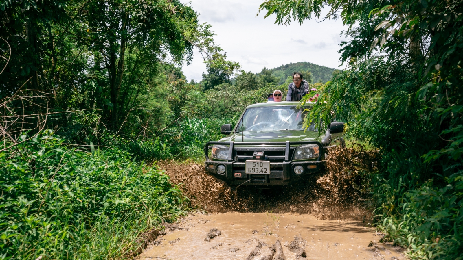 TOUR XE SIÊU ĐỊA HÌNH