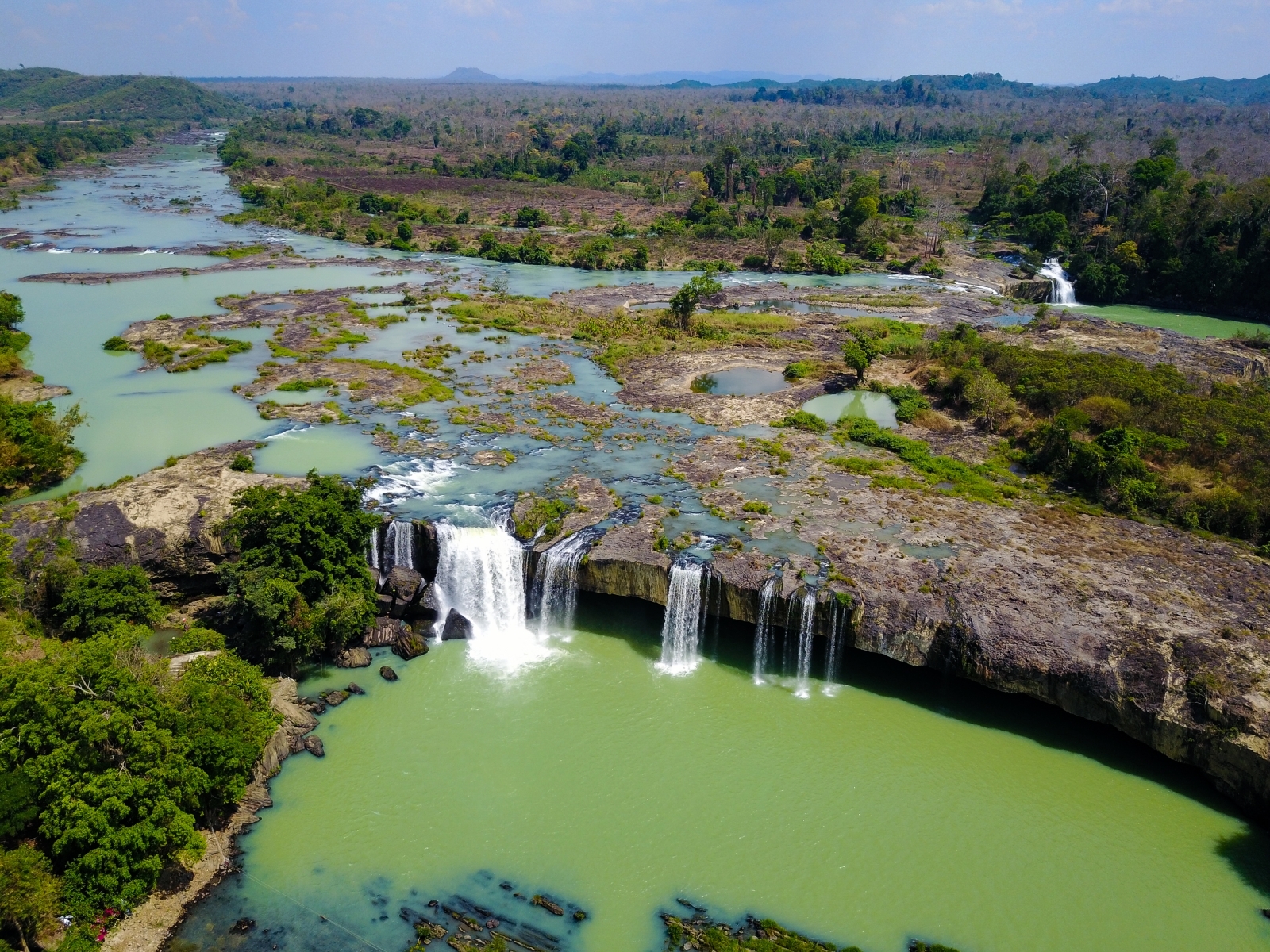 TOUR RAFTING CHÈO THUYỀN VƯỢT THÁC