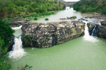 GIA LONG WATERFALL TOUR